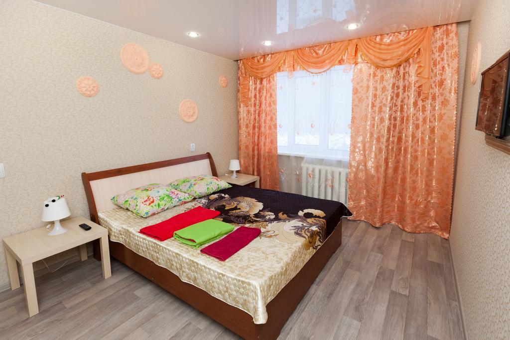 Apartament Novosibirsk Na Ippodromskoy Hotell Eksteriør bilde